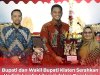 Bupati dan Wakil Bupati Klaten Serahkan Hadiah Lomba Literasi dalam Pagelaran Wayang Kulit Ki Bagonk Darmono