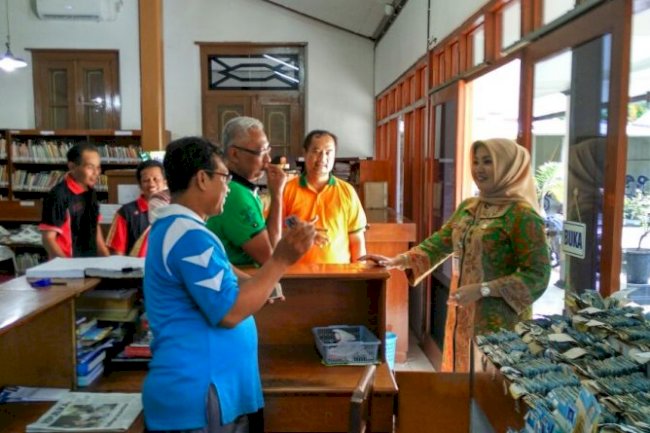 ASN DINAS ARSIP DAN PERPUSTAKAAN JUMAT BERSIH, Plt BUPATI SIDAK
