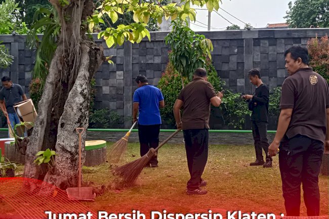 Jumat Bersih Dispersip Klaten : Dukung Pelayanan Pengunjung dan Tingkatkan Kualitas Layanan