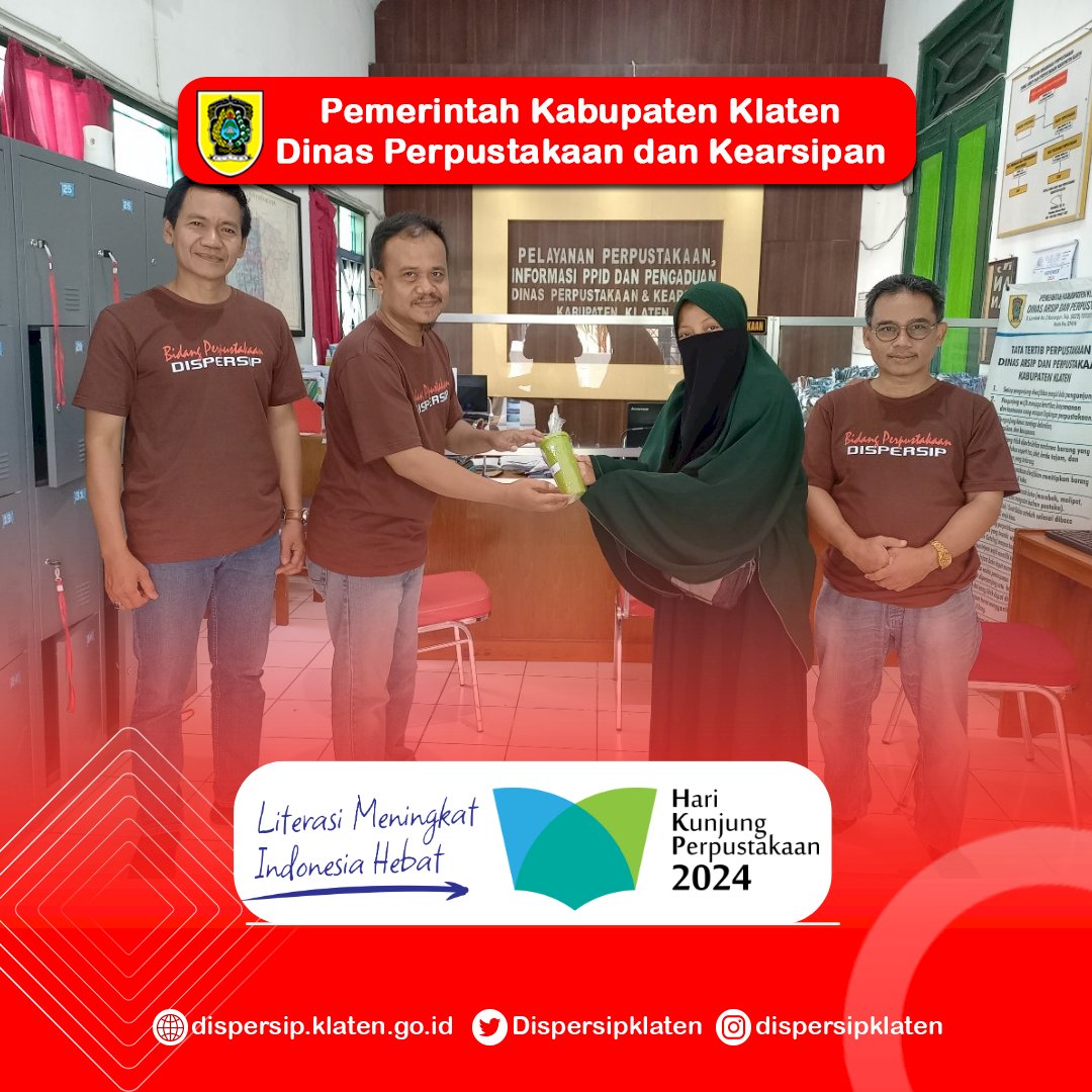 Souvenir Eksklusif untuk Pengunjung Spesial di Hari Kunjung Perpustakaan 2024