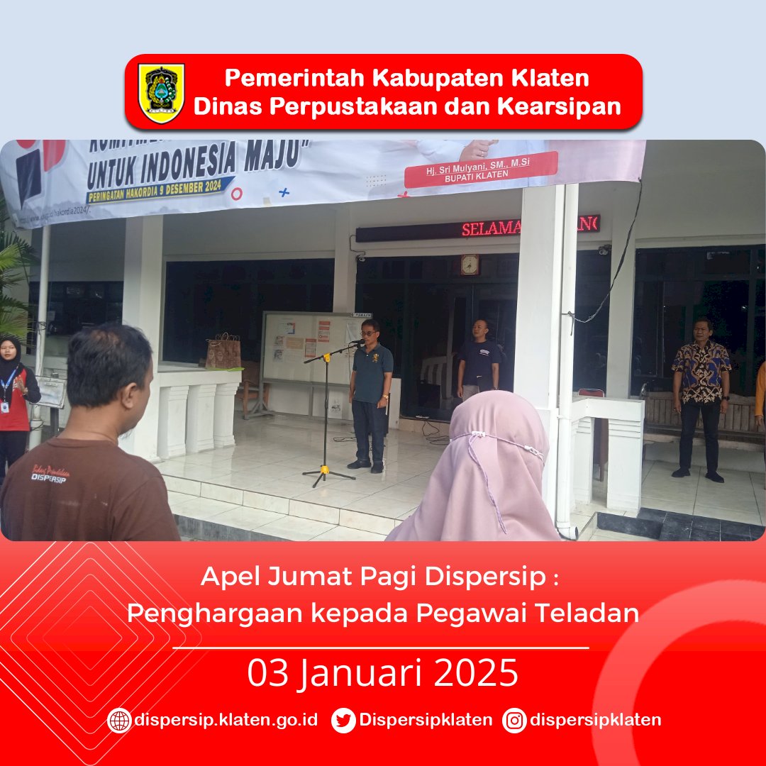 Apel Jumat Pagi Dispersip : Penghargaan kepada Pegawai Teladan